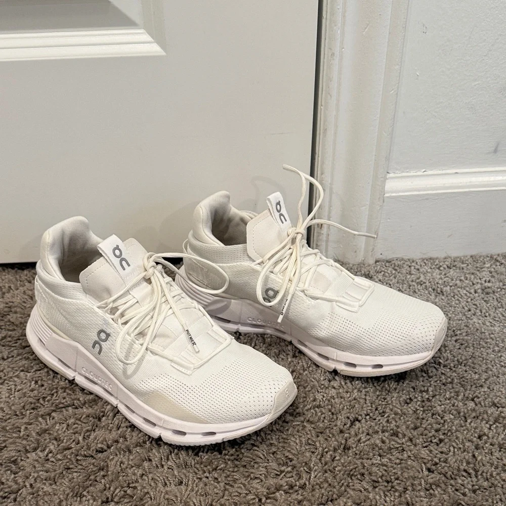 ON Women's Athletic Shoes - White - Picture 2 of 5